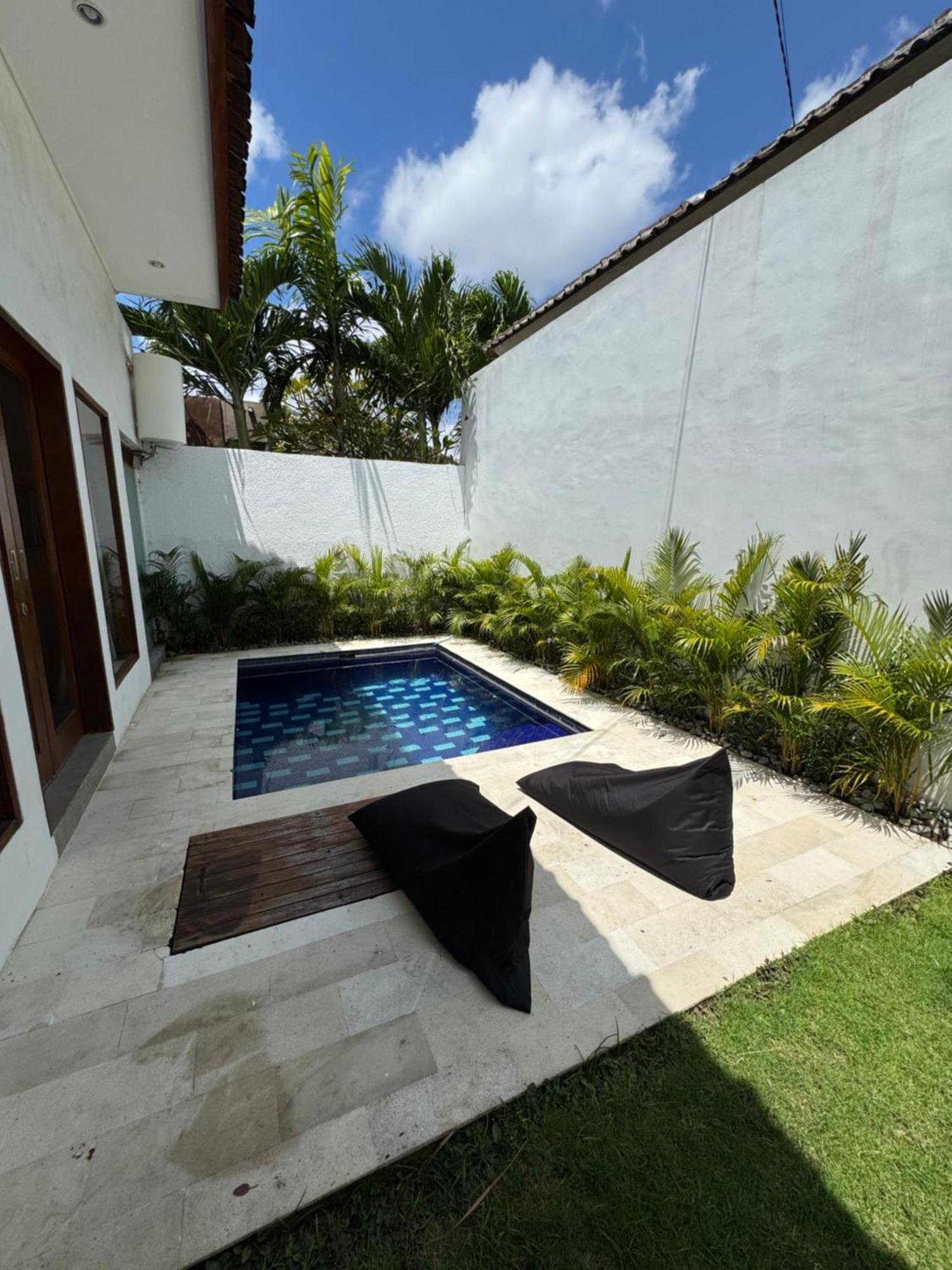 Kiki Village Bathtub Canggu Exterior foto
